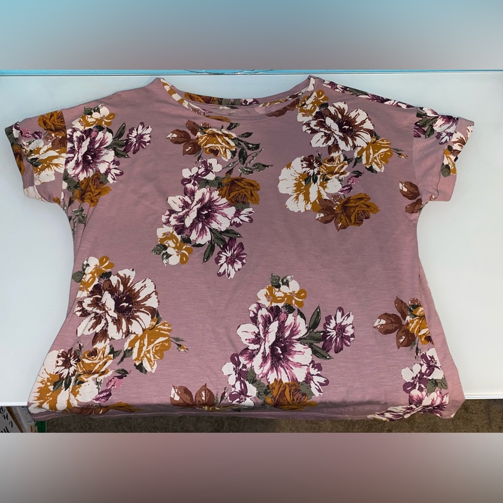 Maurices 24/7 Floral Pink shirt. Size XL.